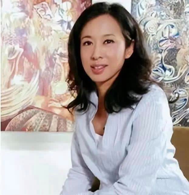朱玲玲霍震霆：离婚后，缘何能离出 “扩列家族”？