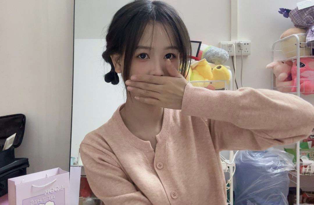 23岁了为什么还是像个小学生一样啊