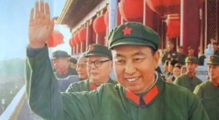 华国锋：参加了十一届三中全会。
汪东兴：参加了十一届三中全会。
华国锋原名苏铸，
