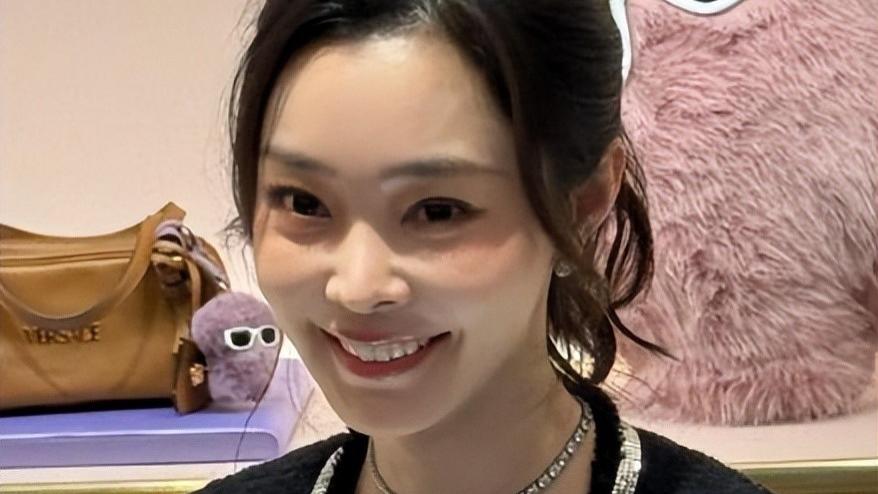 看了34岁宋轶的近照，我才明白“女人微胖”才是极品