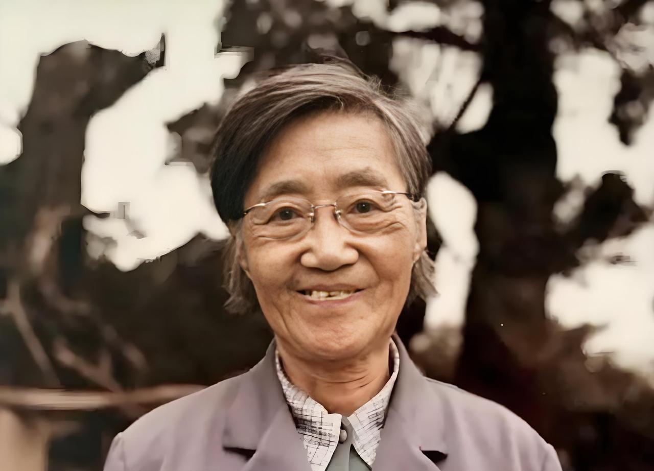 1960年，北大才女王承书狠心抛弃丈夫和孩子，从此音信全无，17年后，当看到满头