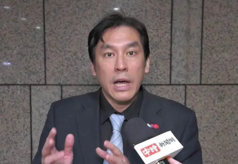 台湾名嘴黄暐瀚承认不敢来大陆了。

黄暐瀚称馆长去上海旅游，其实和其他网红去大陆