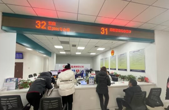 我不愿意给老公爸妈养老，老公和我冷战了 10 天，我提出了离婚，他同意了，第二天
