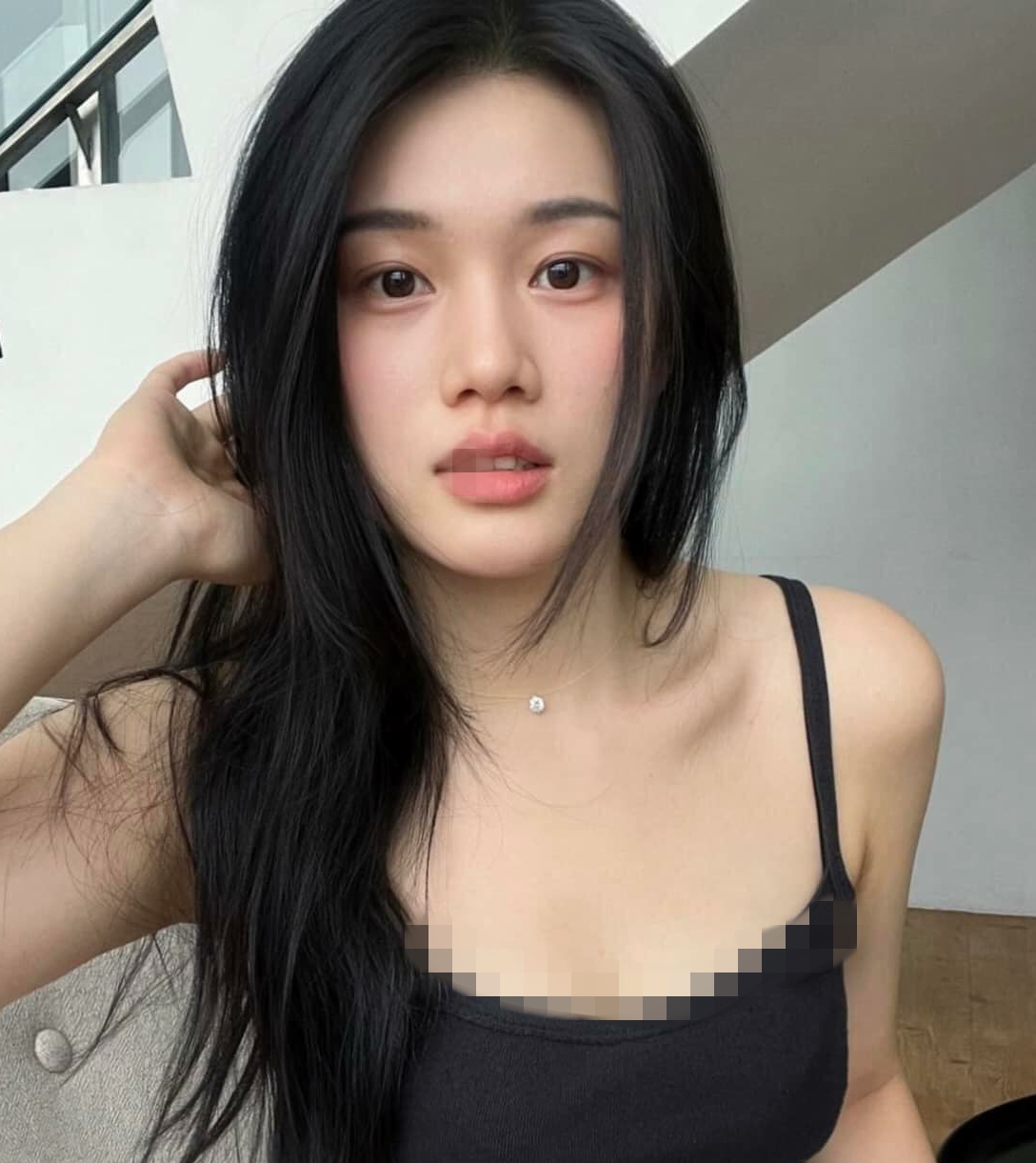 老婆去学开飞机，她的女教官模拟考问我。