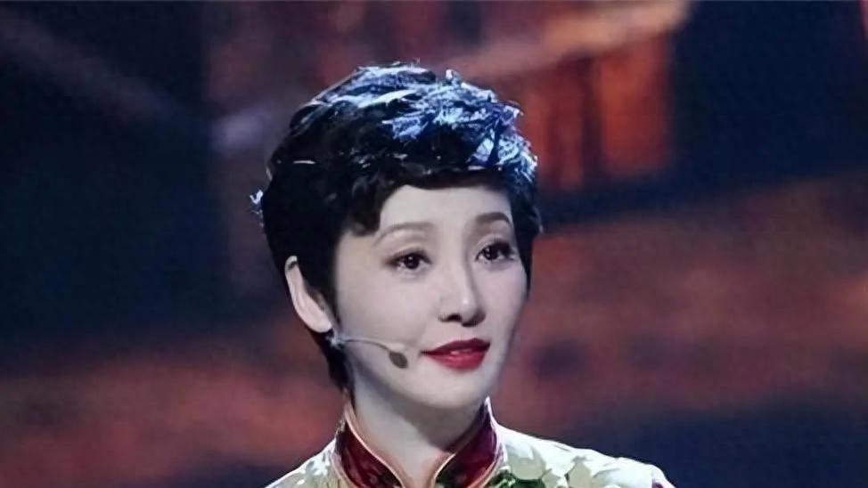 徐帆当年和冯小刚结婚领证的时候，娱乐圈可是闹得沸沸扬扬的