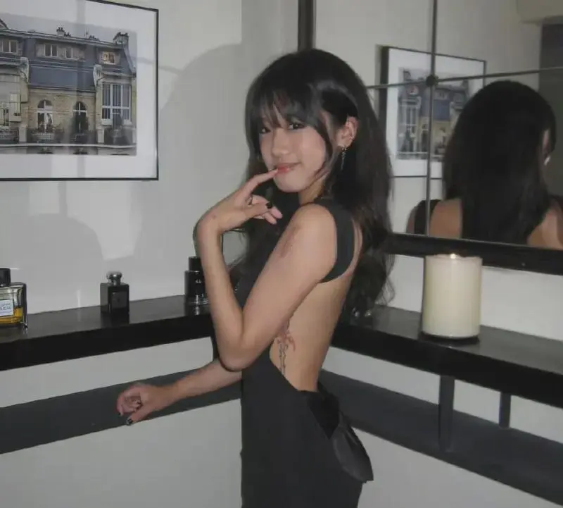 06月20日讯 近日，知名女演员贾静雯大女儿梧桐妹迎来20岁的生日，她晒出一组庆