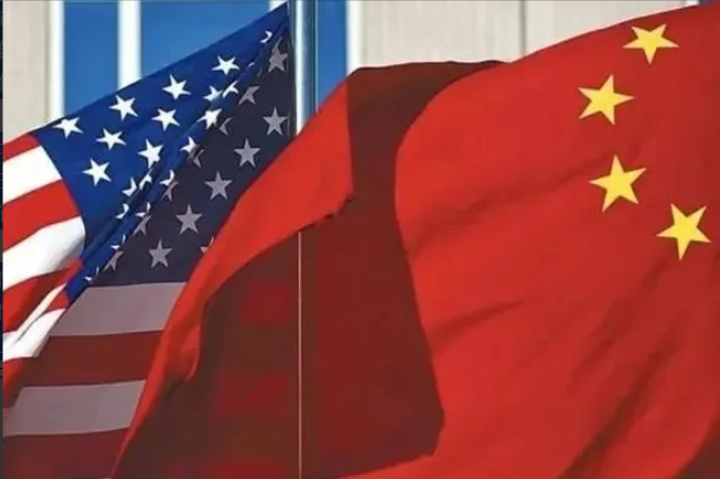 台湾《旺报》发表评论称：“中国满怀自信，表明‘奉陪到底’的态度；特朗普霸气十足，