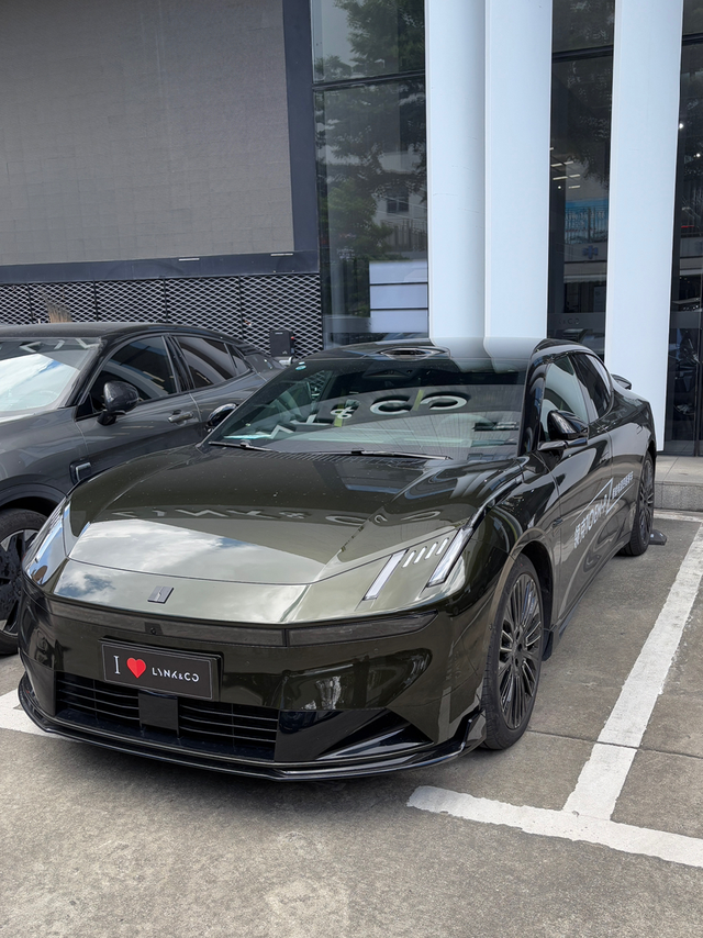 19.2w起的领克10有诚意嘛
这个周末也是乘着没事，去了领克4S店静态和动态的