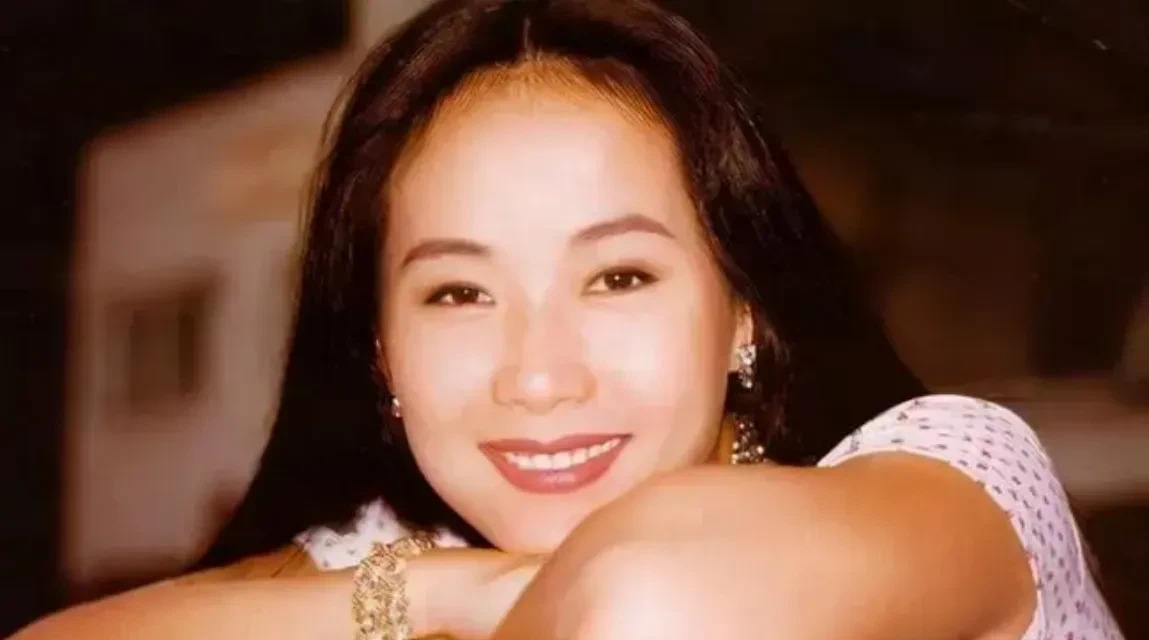 叶童原名李思思出道即改名











什么？叶童竟然不是本名？！对，你