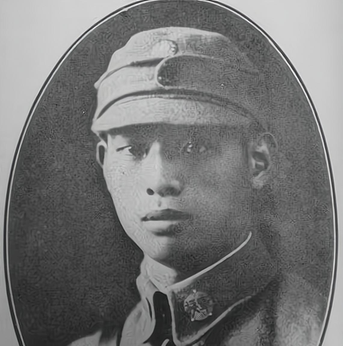 1939年，国军营长被日军包围，师长大惊，连忙给他发报，让他突围，还说会派人接应