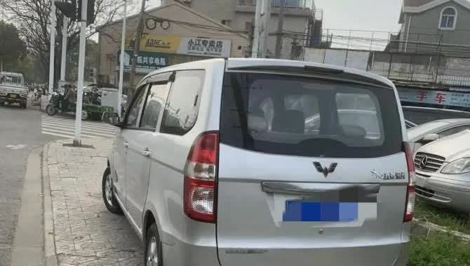 街上五菱神车都去哪了，面包车为啥突然没人买？
以前满大街跑的面包车现在越来越少