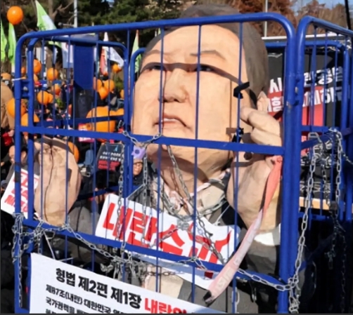 快讯！尹锡悦夫妻二人双双被捕，韩国有史以来第一回

根据韩国媒体消息，在当地时间