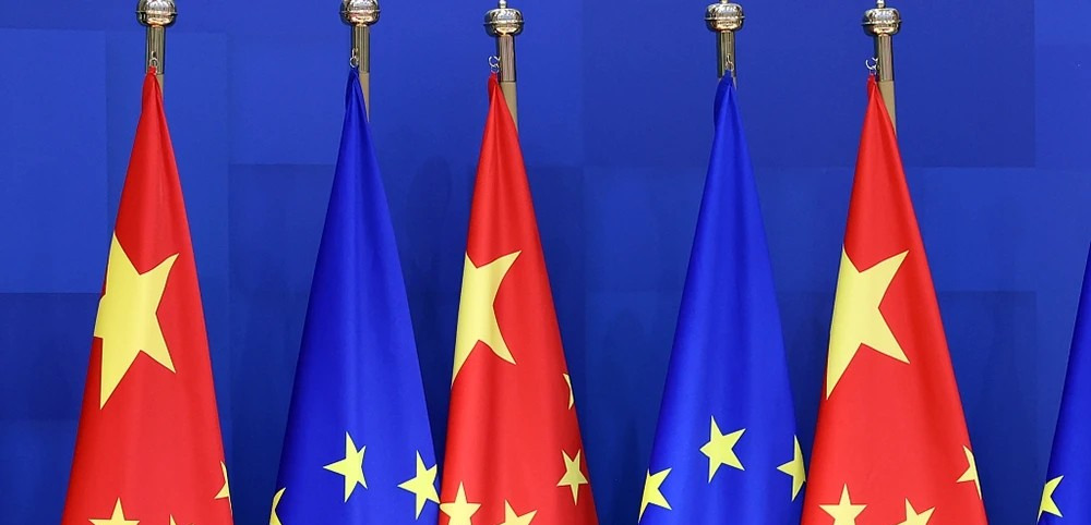 空客迎来中国大单，美国失策了











美国自以为能扼住中国大飞机的