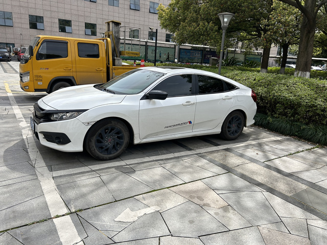 七年了我的思域
回想当年思域一车难求，想要快速提车就得加价，再到现在车价降3万都