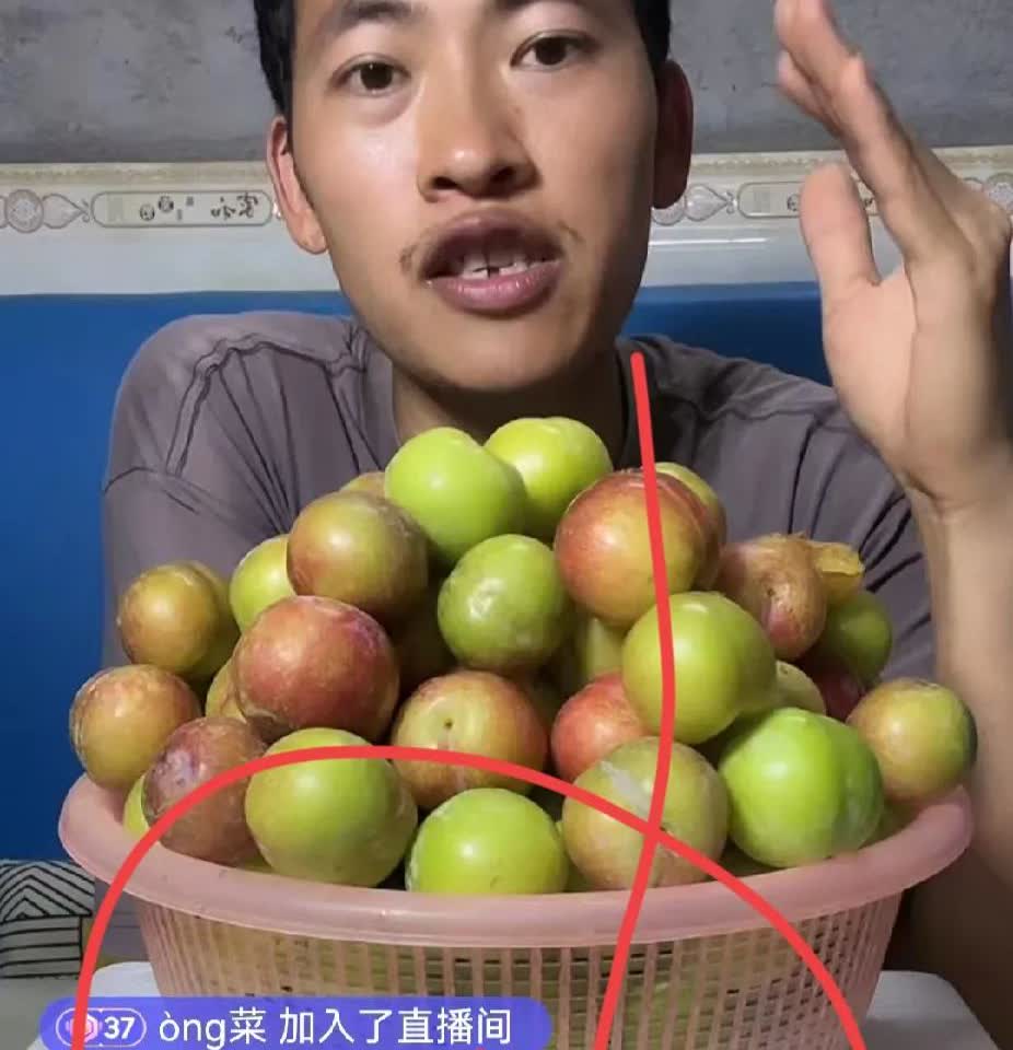 小勇今晚直播卖货，人气很高直播间一千人，有人说小勇小七是善良人实在人，我就感觉搞