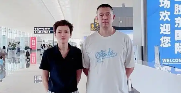 杨瀚森父母激动落泪！

据青岛媒体人透露：随着开拓者宣布在第16顺位选中杨瀚森后