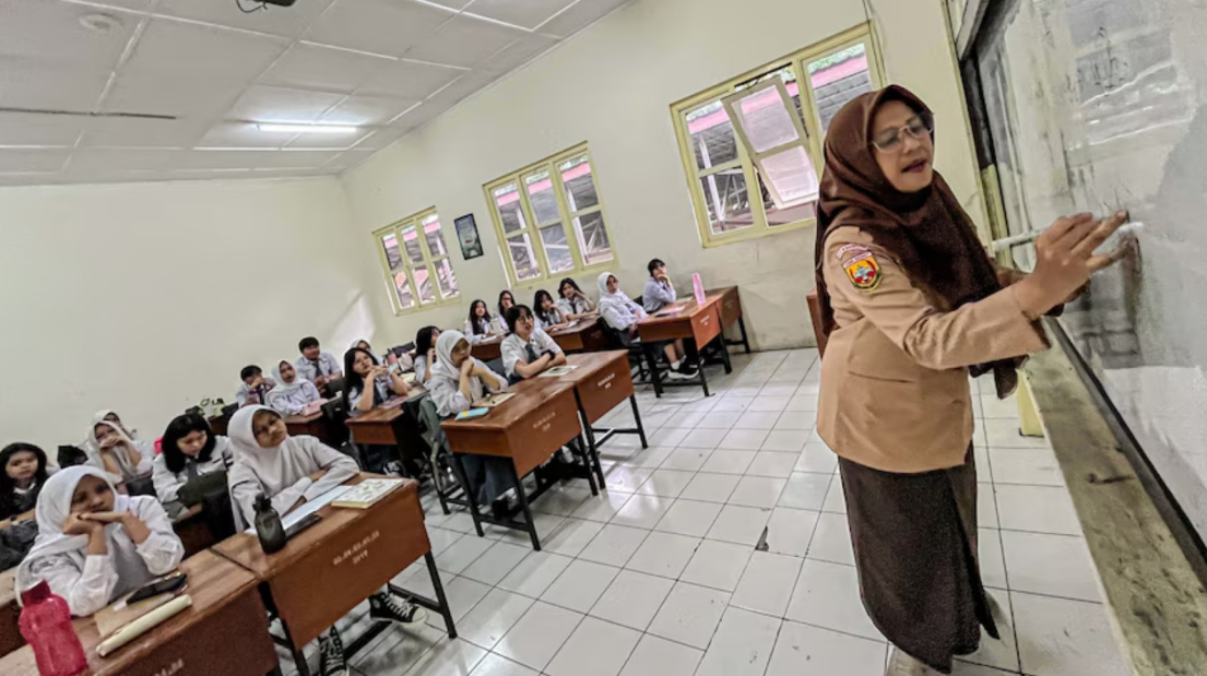 印尼将教育经费用于学童免费餐，教师困难了