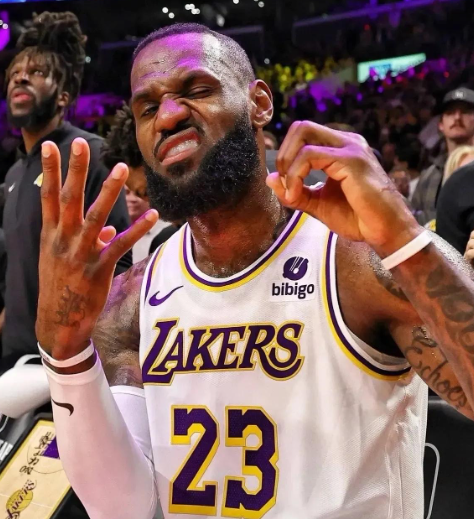 特意查了一下什么是攻坚球，NBA官方的说法是（就是定义）设定为第四节或者加时赛最