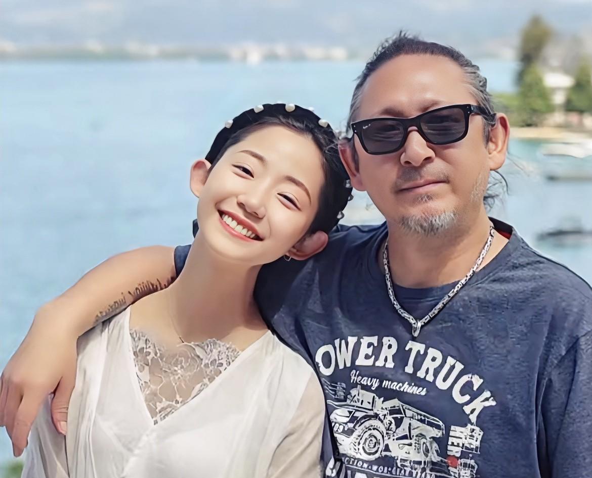 看了三宝和万千惠这一对老夫少妻的相处模式，给我的最大感触就是，年轻女孩如果要找年