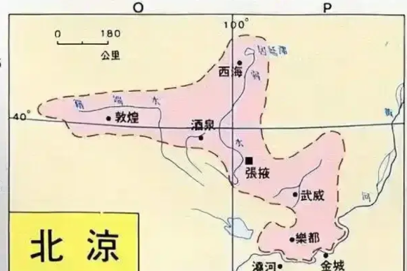 出生于张掖的帝王——十六国时期北凉的国君沮渠蒙逊。
沮渠蒙逊是张掖临松卢水胡人（