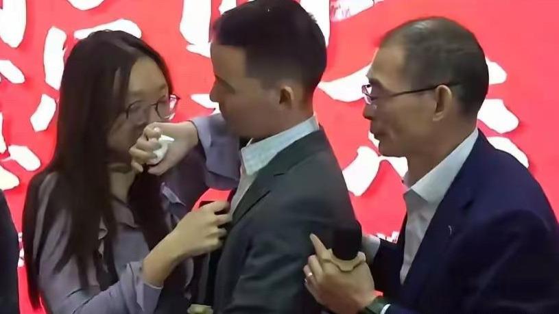 太豪横了！儿子终于喊爸