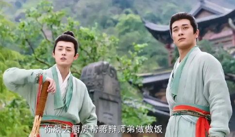 真的要心疼一下净云宗那几个弟子了。
原先可是宗门的“顶尖弟子”，
如今只能扫扫山