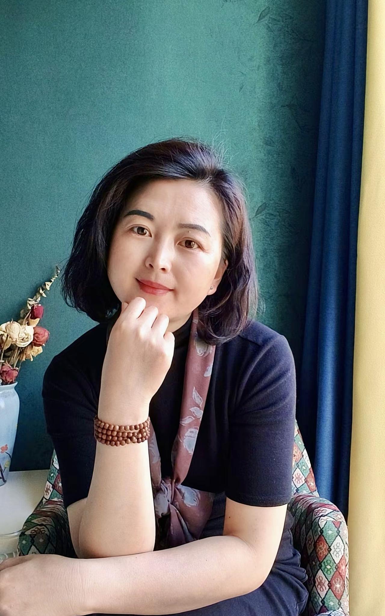 不惑年后的思维
步入不惑，思维如被岁月淘洗的沙金，愈发澄明厚重。
年轻时，总急着