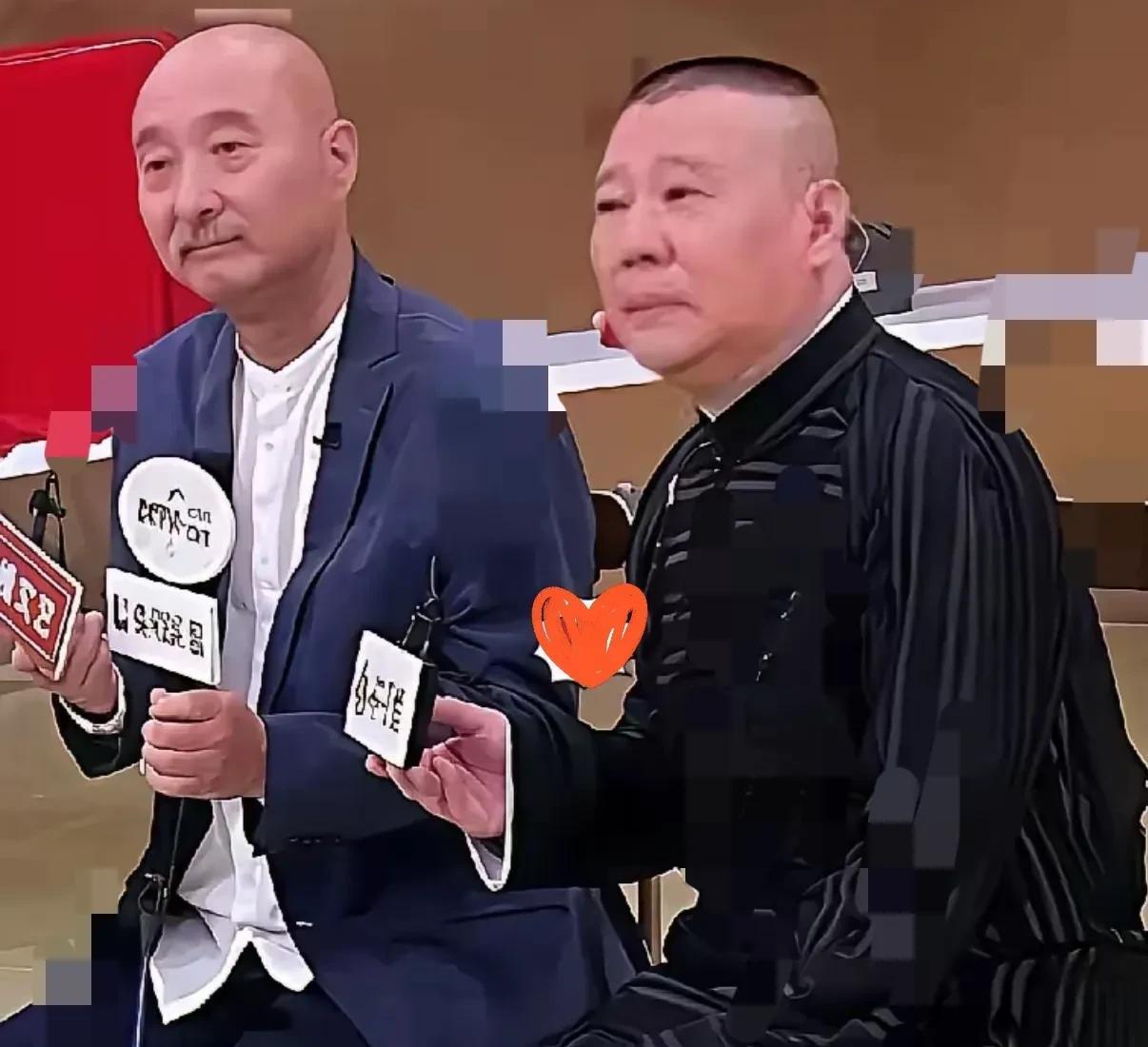 发现了吗？
郭德纲和陈佩斯的关系很微妙，郭德纲力挺《戏台》的原因，看他叫陈佩斯什
