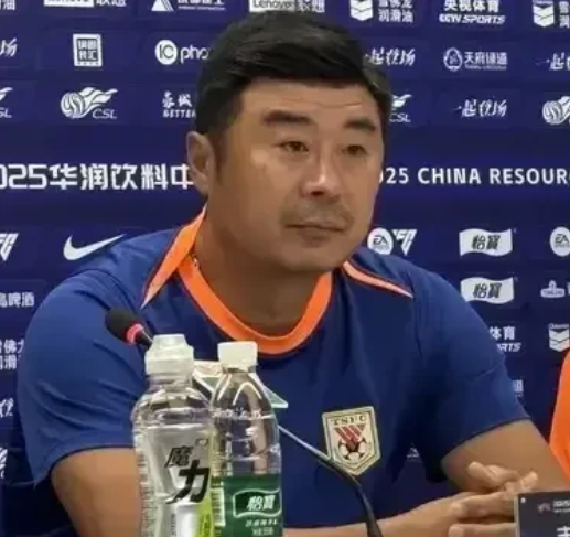 不要再吹嘘外国教练一定比本土教练强了！韩国籍老帅崔康熙带队，山东泰山主场0：3完