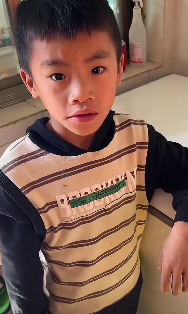 横跨30多公里的赤岭小孩子被救，有3个人不太开心：

第一，小孩哥自己。 周五晚
