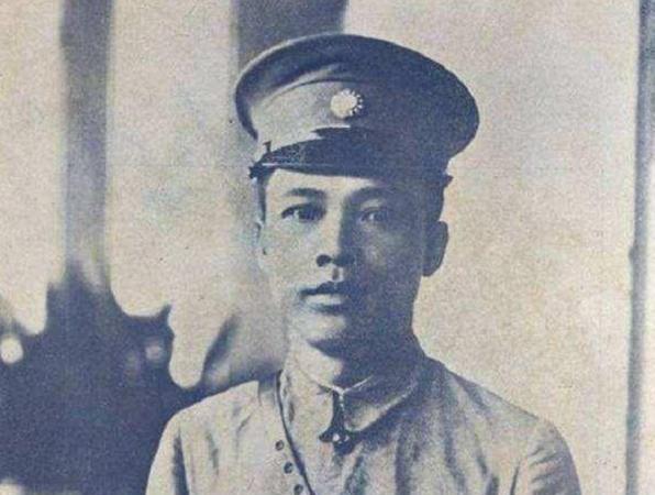 1941年，侵华日军占领香港后，陈济棠的妻子严肃劝告他：“必须马上离开，难道你想