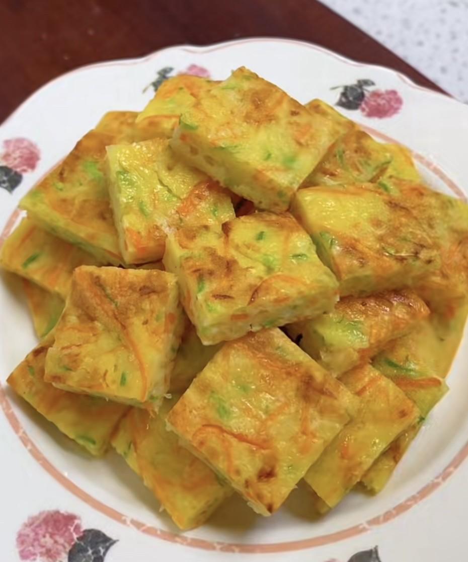 早餐别再啃面包了！教你5分钟快手饼！不用复杂技巧，3步全家早餐轻松搞定，软嫩鲜香
