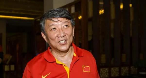 李梦的位置，中国女篮目前还远远无人能替代。
        今晚中国女篮在家门