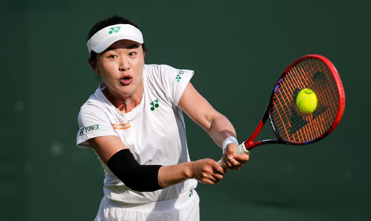 #网坛风云# WTA1000蒙特利尔站首轮，中国选手朱琳以6-4/7-6(3)击
