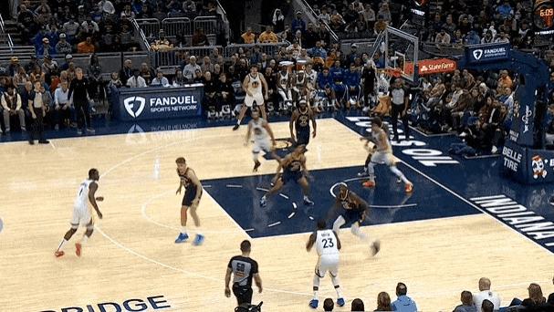 上来就热！库里末节6分钟刚刚登场，就命中下半场首记三分