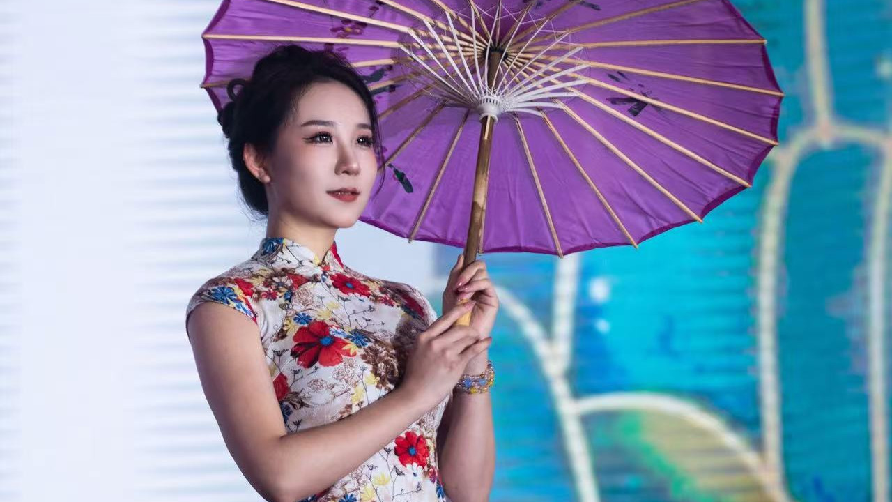 三奖封神！钟酌妤横扫28届国际模特大赛，实力展现万里挑一