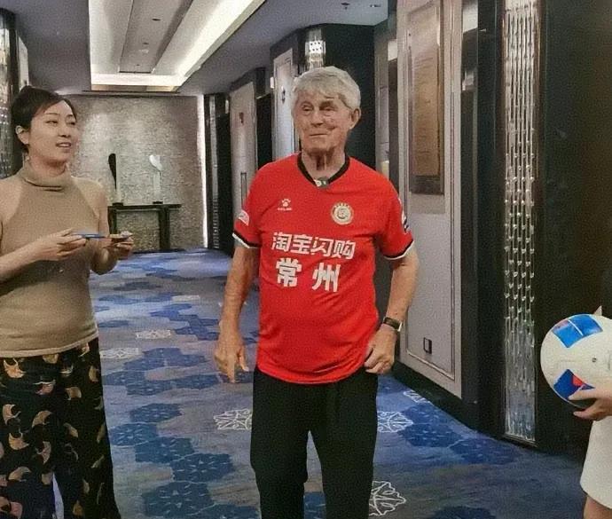 常州队把米卢请来了，我感觉没请对人。之前苏州队把贝克汉姆请来，所以苏州是苏超里目