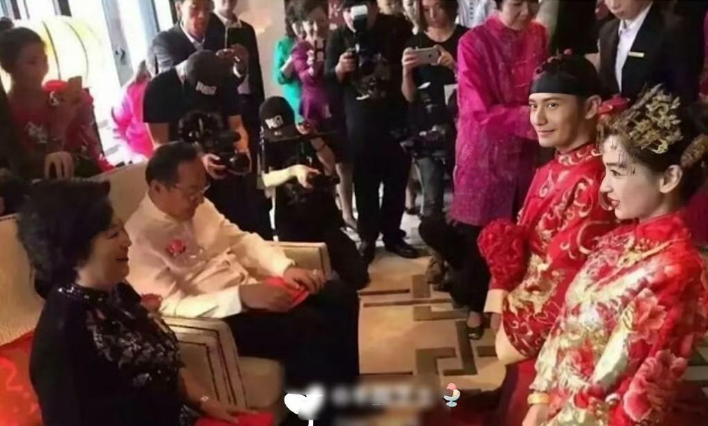 黄晓明的前妻baby以前与公公婆婆的关系真好！