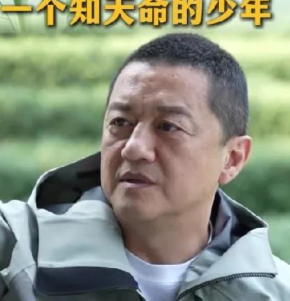 李亚鹏新老婆家绝了——海哈金喜爸爸看着又年轻又帅气，比李亚鹏还显精神，现在还在开