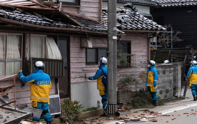 #日本评估特大地震或致近30万人死亡# 日本近期重提"南海海槽大地震"预警，实则