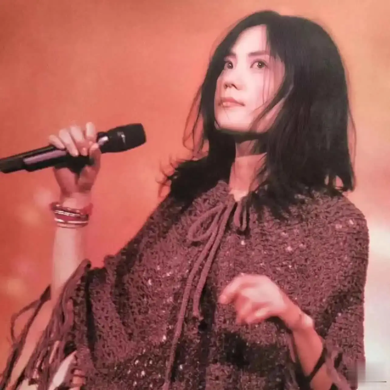 谢霆锋和王菲谁作曲的歌更好啊？