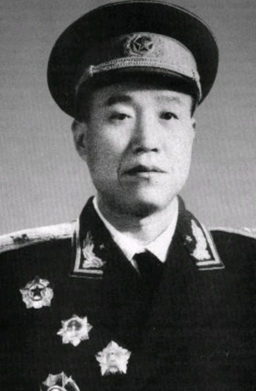 1969年珍宝岛自卫反击战，苏联三辆坦克悍然入侵我国领土，当时沈阳军区司令陈锡联