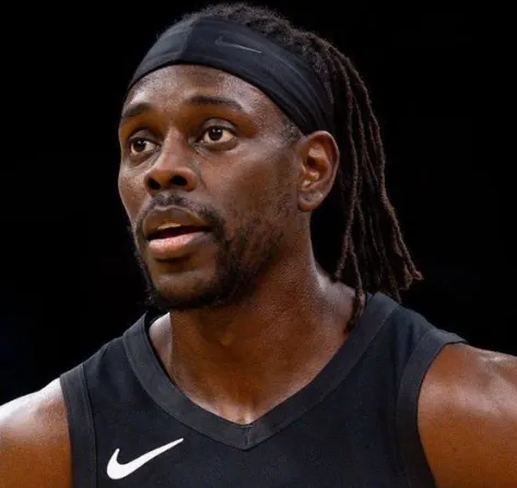 NBA常规赛，开拓者以135-119战胜爵士。
本场比赛，开拓者球员朱-霍勒迪出