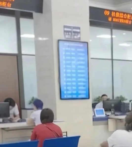 任何不交社保的约定，都是无效的，国家终于出手了。要是社保不强制缴纳，估计主动交的