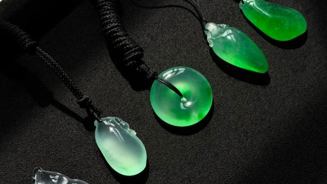 逛腾冲寻翡翠：万福荣祥教你读懂玉的温润