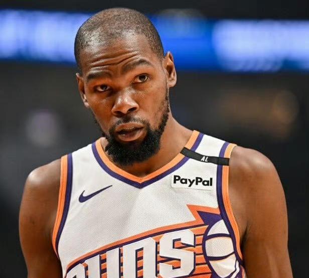 NBA季后赛打得如火如荼！
但是，收视率不升反降！
原因是几支老牌金旅和流量大队