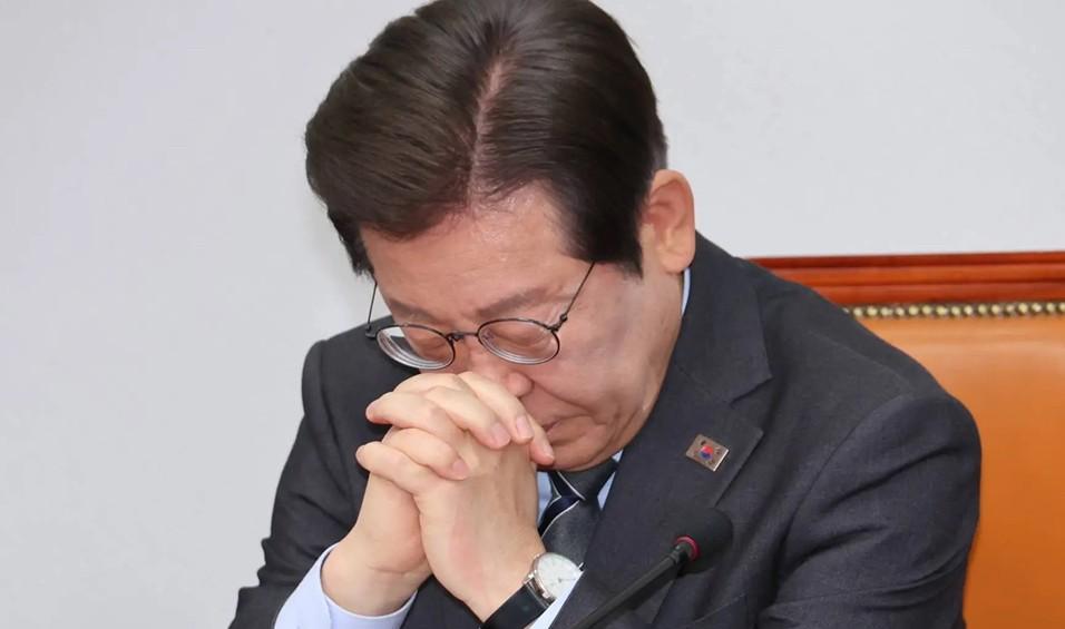 还真让金与正说对了，李在明的话不可信！
李在明在韩日历史问题上选择了妥协！在慰安