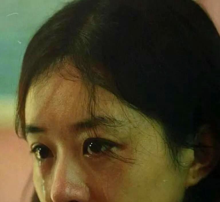 赵丽颖现在最大的烦恼

已经不是她的前夫冯绍峰

也不是跟陈晓传的绯闻，