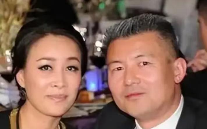 果然男人才懂男人啊，
我问我男同事，那英的老公被拍出轨了，为什么娶了那英还不满足