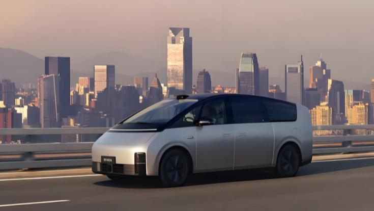 安全危机叠加市场围剿：理想MEGA陷入双重困局